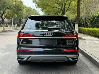Audi Q7 2023 45 TFSI quattro S line Sporty exterior photo 5 Audi Q7 2023 45 TFSI quattro S line Sporty exterior photo 5