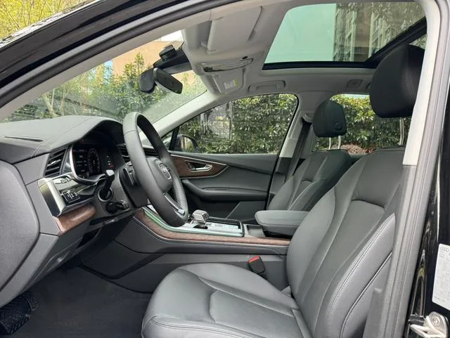 Audi Q7 2023 45 TFSI quattro S line Sporty exterior photo 7 Audi Q7 2023 45 TFSI quattro S line Sporty exterior photo 7