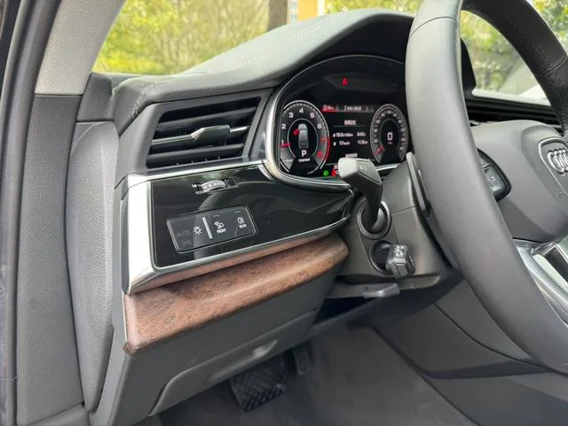 Audi Q7 2023 45 TFSI quattro S line Sporty exterior photo 9 Audi Q7 2023 45 TFSI quattro S line Sporty exterior photo 9