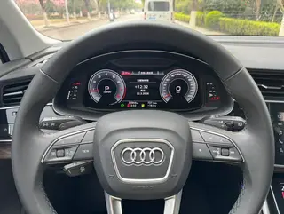 Audi Q7 2023 45 TFSI quattro S line Sporty interior photo 10 Audi Q7 2023 45 TFSI quattro S line Sporty interior photo 10