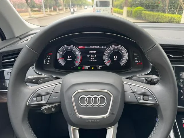 Audi Q7 2023 45 TFSI quattro S line Sporty interior photo 10 Audi Q7 2023 45 TFSI quattro S line Sporty interior photo 10