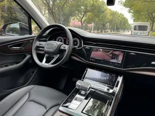 Audi Q7 2023 45 TFSI quattro S line Sporty interior photo 13 Audi Q7 2023 45 TFSI quattro S line Sporty interior photo 13