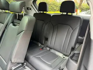 Audi Q7 2023 45 TFSI quattro S line Sporty interior photo 17 Audi Q7 2023 45 TFSI quattro S line Sporty interior photo 17