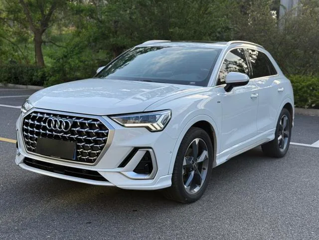 Audi Q3 2024 35 TFSI Fashion dynamic type exterior photo 1 Audi Q3 2024 35 TFSI Fashion dynamic type exterior photo 1