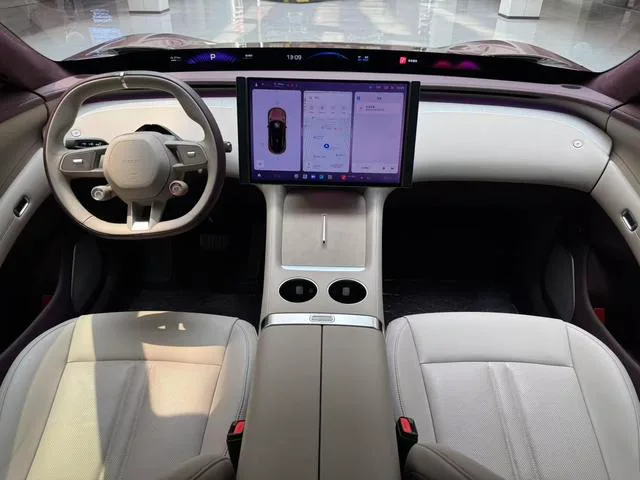 Xiaomi Auto YU7 2025 Long battery life high performance four-wheel drive Max version interior photo 12