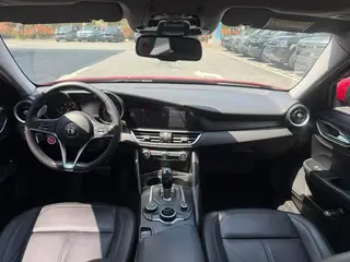 Alfa Romeo Giulia 2017 2.0T 280HP Edición de lujo exterior foto 5 Alfa Romeo Giulia 2017 2.0T 280HP Edición de lujo exterior foto 5