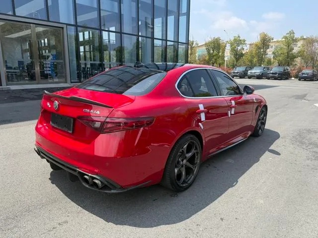 Alfa Romeo Giulia 2017 2.0T 280HP Edición de lujo interior foto 9 Alfa Romeo Giulia 2017 2.0T 280HP Edición de lujo interior foto 9