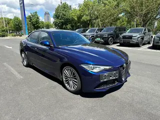Alfa Romeo Giulia 2017 2.0T 280HP Edición de lujo exterior foto 3 Alfa Romeo Giulia 2017 2.0T 280HP Edición de lujo exterior foto 3