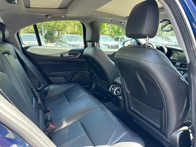 Alfa Romeo Giulia 2017 2.0T 280HP Edición de lujo interior foto 7 Alfa Romeo Giulia 2017 2.0T 280HP Edición de lujo interior foto 7