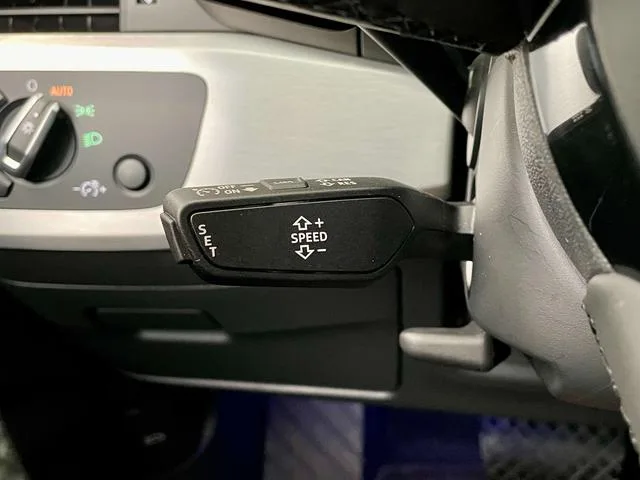 Audi A4L 2022 40 TFSI Deluxe Dynamic interior photo 13 Audi A4L 2022 40 TFSI Deluxe Dynamic interior photo 13