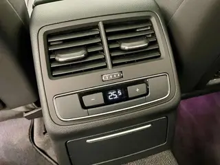 Audi A4L 2022 40 TFSI Deluxe Dynamic interior photo 18 Audi A4L 2022 40 TFSI Deluxe Dynamic interior photo 18
