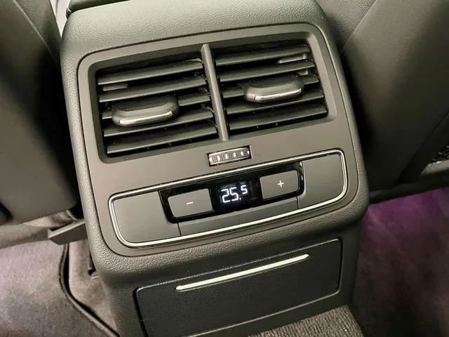Audi A4L 2022 40 TFSI Deluxe Dynamic interior photo 18 Audi A4L 2022 40 TFSI Deluxe Dynamic interior photo 18
