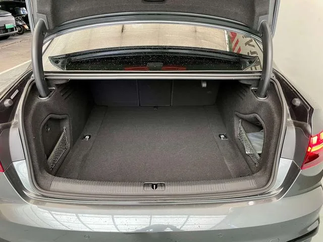 Audi A4L 2022 40 TFSI Deluxe Dynamic interior photo 20 Audi A4L 2022 40 TFSI Deluxe Dynamic interior photo 20