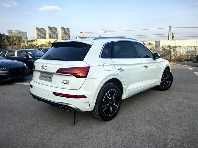 Audi Q5L 2022 40T Fashion dynamic type interior photo 9 Audi Q5L 2022 40T Fashion dynamic type interior photo 9