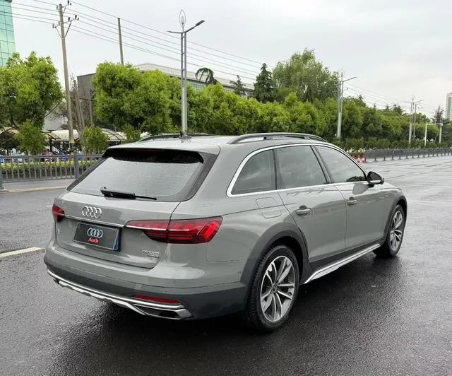 Audi A4 2022 allroad quattro Ice and Snow Sports Edition interior photo 7 Audi A4 2022 allroad quattro Ice and Snow Sports Edition interior photo 7