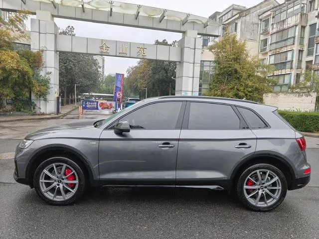 Audi Q5L 2021 40 TFSI Deluxe Dynamic exterior photo 3 Audi Q5L 2021 40 TFSI Deluxe Dynamic exterior photo 3