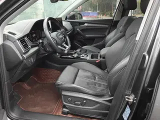 Audi Q5L 2021 40 TFSI Deluxe Dynamic interior photo 7 Audi Q5L 2021 40 TFSI Deluxe Dynamic interior photo 7