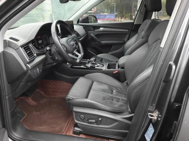 Audi Q5L 2021 40 TFSI Deluxe Dynamic interior photo 7 Audi Q5L 2021 40 TFSI Deluxe Dynamic interior photo 7