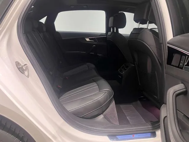 Audi A4L 2023 40 TFSI Deluxe Dynamic interior photo 10 Audi A4L 2023 40 TFSI Deluxe Dynamic interior photo 10