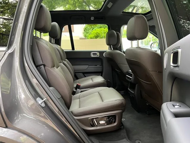 Li Auto L8 2024 Pro version interior photo 10 Li Auto L8 2024 Pro version interior photo 10