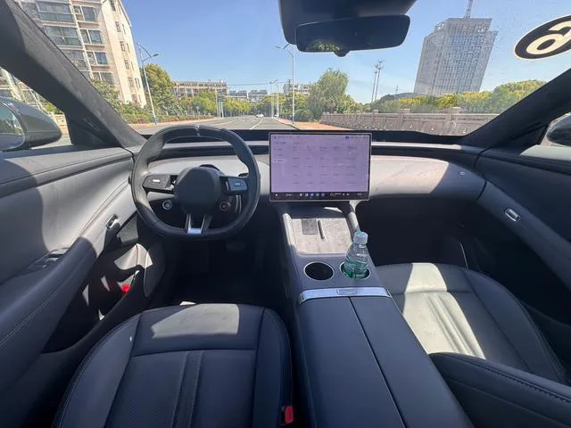 Xiaomi Auto YU7 2025 Long battery life high performance four-wheel drive Max version interior photo 8 Xiaomi Auto YU7 2025 Long battery life high performance four-wheel drive Max version interior photo 8