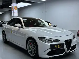 Alfa Romeo Giulia 2017 2.0T 200HP Edición de lujo exterior foto 3 Alfa Romeo Giulia 2017 2.0T 200HP Edición de lujo exterior foto 3