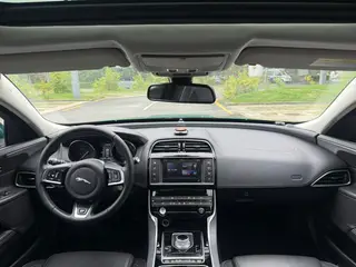 Alfa Romeo Stelvio 2017 2.0T 280HP Edición de lujo exterior foto 9 Alfa Romeo Stelvio 2017 2.0T 280HP Edición de lujo exterior foto 9