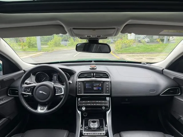 Alfa Romeo Stelvio 2017 2.0T 280HP Edición de lujo exterior foto 9 Alfa Romeo Stelvio 2017 2.0T 280HP Edición de lujo exterior foto 9