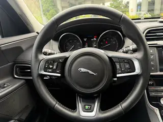 Alfa Romeo Stelvio 2017 2.0T 280HP Edición de lujo interior foto 11 Alfa Romeo Stelvio 2017 2.0T 280HP Edición de lujo interior foto 11