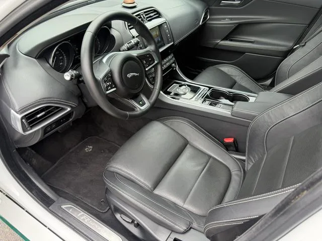 Alfa Romeo Stelvio 2017 2.0T 280HP Edición de lujo interior foto 14 Alfa Romeo Stelvio 2017 2.0T 280HP Edición de lujo interior foto 14