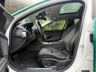 Alfa Romeo Stelvio 2017 2.0T 280HP Edición de lujo interior foto 15 Alfa Romeo Stelvio 2017 2.0T 280HP Edición de lujo interior foto 15