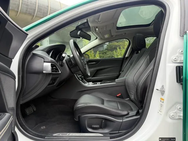 Alfa Romeo Stelvio 2017 2.0T 280HP Edición de lujo interior foto 15 Alfa Romeo Stelvio 2017 2.0T 280HP Edición de lujo interior foto 15