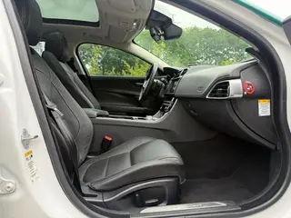 Alfa Romeo Stelvio 2017 2.0T 280HP Edición de lujo interior foto 16 Alfa Romeo Stelvio 2017 2.0T 280HP Edición de lujo interior foto 16