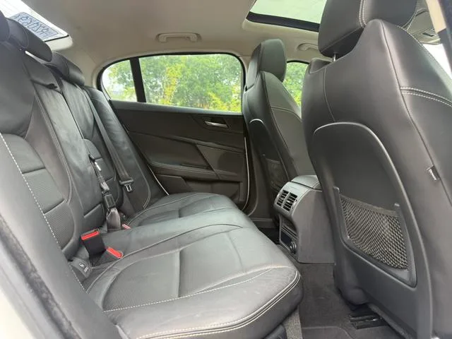 Alfa Romeo Stelvio 2017 2.0T 280HP Edición de lujo interior foto 18 Alfa Romeo Stelvio 2017 2.0T 280HP Edición de lujo interior foto 18
