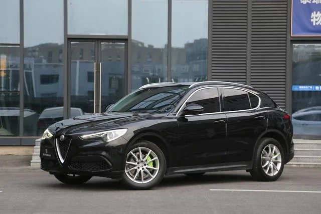 Alfa Romeo Stelvio 2017 2.0T 200HP Luxury Edition exterior photo 1 Alfa Romeo Stelvio 2017 2.0T 200HP Luxury Edition exterior photo 1