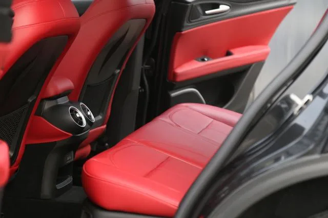 Alfa Romeo Stelvio 2017 2.0T 200HP Luxury Edition exterior photo 7 Alfa Romeo Stelvio 2017 2.0T 200HP Luxury Edition exterior photo 7