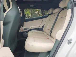 Xiaomi Auto YU7 2025 Tracción a las cuatro ruedas de alto rendimiento con autonomía extrema Max Edición interior foto 6 Xiaomi Auto YU7 2025 Tracción a las cuatro ruedas de alto rendimiento con autonomía extrema Max Edición interior foto 6