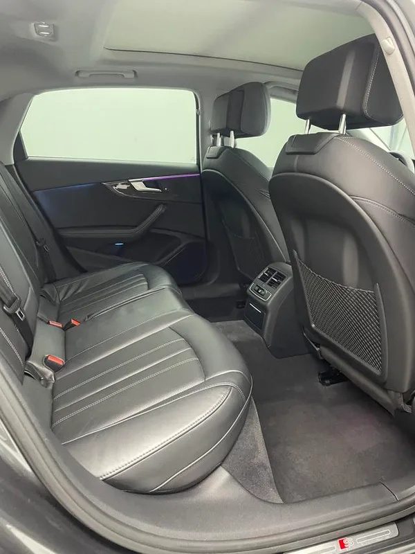Audi A4L 2022 40 TFSI Deluxe Dynamic interior photo 10 Audi A4L 2022 40 TFSI Deluxe Dynamic interior photo 10