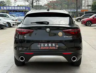 Alfa Romeo Stelvio 2017 2.0T 200HP Version de luxe extérieur photo 5 Alfa Romeo Stelvio 2017 2.0T 200HP Version de luxe extérieur photo 5
