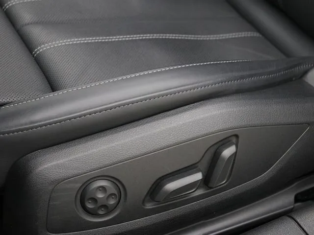 Audi A4L 2023 40 TFSI Fashion dynamic type exterior photo 4 Audi A4L 2023 40 TFSI Fashion dynamic type exterior photo 4