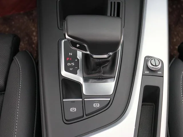 Audi A4L 2023 40 TFSI Fashion dynamic type interior photo 17 Audi A4L 2023 40 TFSI Fashion dynamic type interior photo 17
