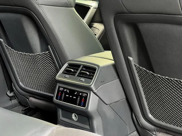 Audi A6 2021 Avant Avant-garde 45 TFSI Choisissez un type dynamique intérieur photo 17