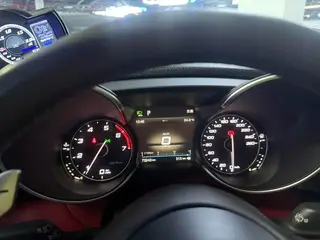 Alfa Romeo Giulia 2019 2.0T 280HP Version de luxe intérieur photo 12 Alfa Romeo Giulia 2019 2.0T 280HP Version de luxe intérieur photo 12