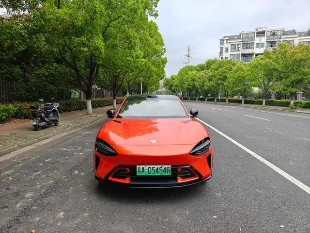 Xiaomi Auto YU7 2025 Larga duración de la batería, tracción en las cuatro ruedas Pro Edición exterior foto 2 Xiaomi Auto YU7 2025 Larga duración de la batería, tracción en las cuatro ruedas Pro Edición exterior foto 2