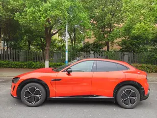 Xiaomi Auto YU7 2025 Larga duración de la batería, tracción en las cuatro ruedas Pro Edición exterior foto 3 Xiaomi Auto YU7 2025 Larga duración de la batería, tracción en las cuatro ruedas Pro Edición exterior foto 3