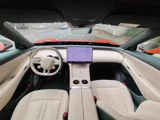 Xiaomi Auto YU7 2025 Larga duración de la batería, tracción en las cuatro ruedas Pro Edición interior foto 8 Xiaomi Auto YU7 2025 Larga duración de la batería, tracción en las cuatro ruedas Pro Edición interior foto 8