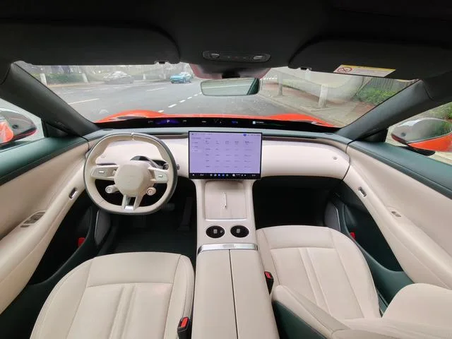 Xiaomi Auto YU7 2025 Larga duración de la batería, tracción en las cuatro ruedas Pro Edición interior foto 8 Xiaomi Auto YU7 2025 Larga duración de la batería, tracción en las cuatro ruedas Pro Edición interior foto 8