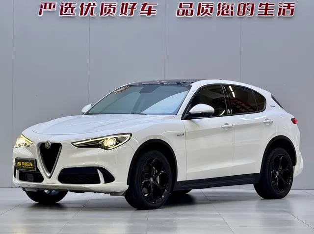 Alfa Romeo Stelvio 2017 2.0T 200HP Versión de élite exterior foto 1 Alfa Romeo Stelvio 2017 2.0T 200HP Versión de élite exterior foto 1
