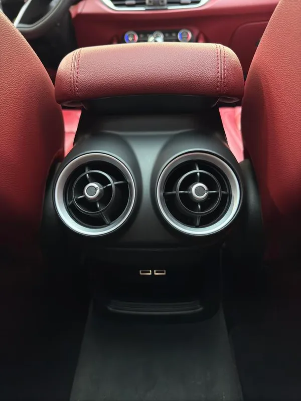 Alfa Romeo Stelvio 2017 2.0T 200HP Versión de élite exterior foto 4 Alfa Romeo Stelvio 2017 2.0T 200HP Versión de élite exterior foto 4