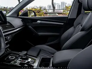 Audi Q5L 2022 40T Deluxe Dynamic interior photo 8 Audi Q5L 2022 40T Deluxe Dynamic interior photo 8